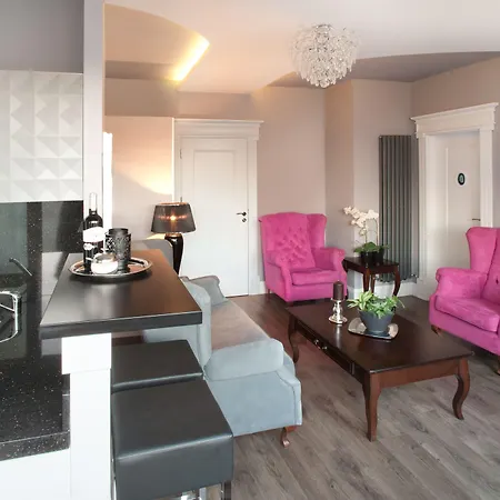 Parkside Old Town 4*