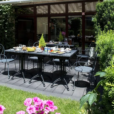 Ξενοδοχείο με διαμερίσματα Parkside Old Town 4*