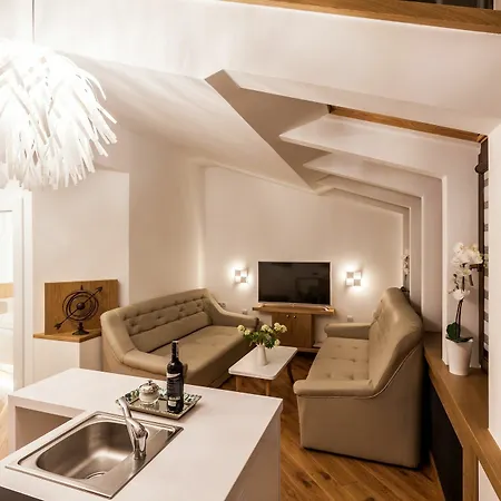 Parkside Old Town Apart-hotel 3*