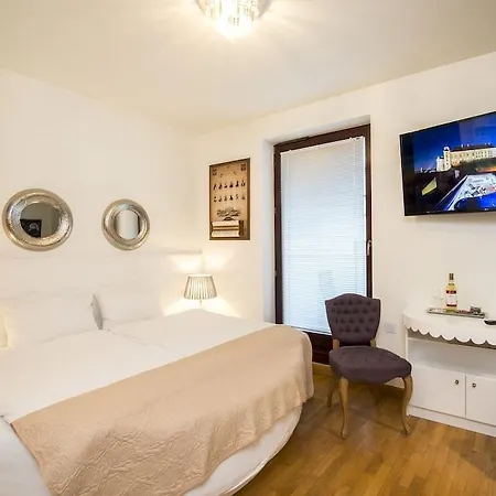 Apart-hotel Parkside Old Town 3*