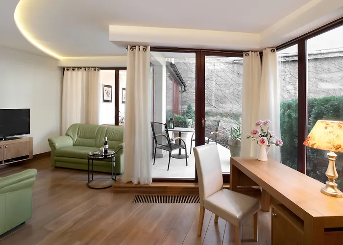 Parkside Old Town Aparthotel 4*