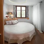 Ξενοδοχείο με διαμερίσματα Parkside Old Town 4*