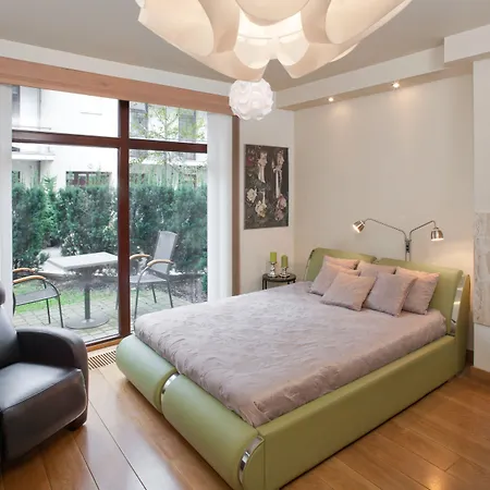 Aparthotel Parkside Old Town 4*