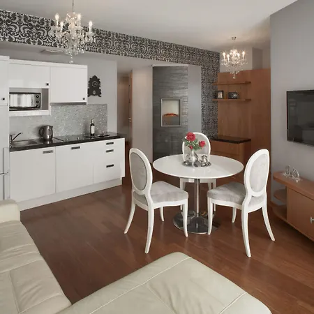 Apart Otel Parkside Old Town 4*