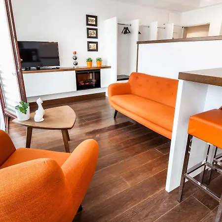 Apart Otel Parkside Old Town 4*