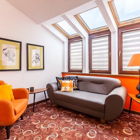 Parkside Old Town Aparthotel 4*