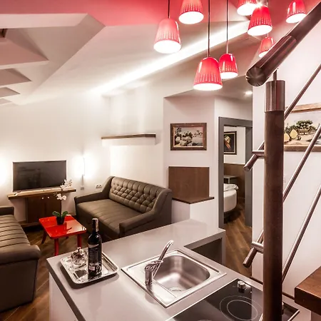 Апарт-отель Parkside Old Town 4*