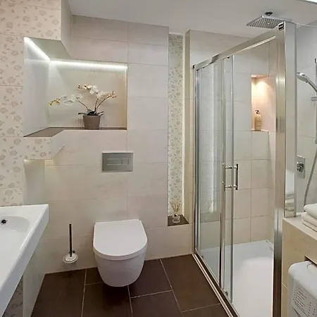 Parkside Old Town 4*