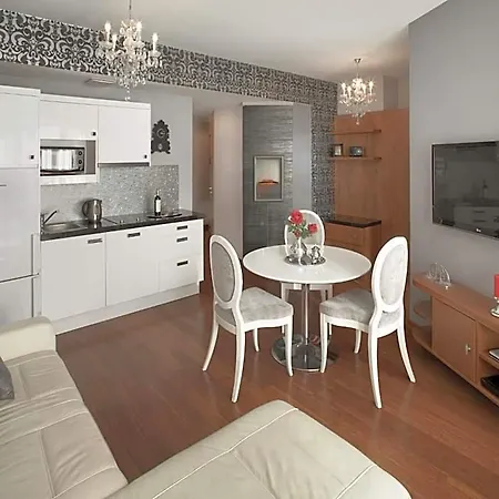 Parkside Old Town Apart Otel 4*