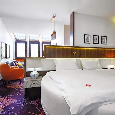 Parkside Old Town 4*