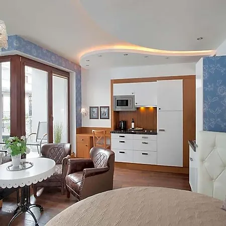 Lägenhetshotell Parkside Old Town 4*