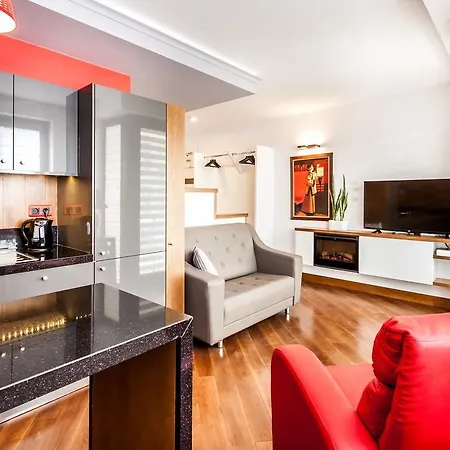 Aparthotel Parkside Old Town 4*