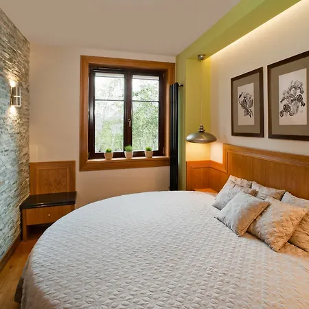 Parkside Old Town Апарт-отель 3*