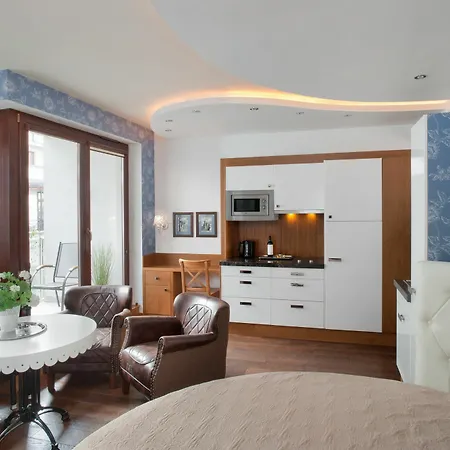 Aparthotel Parkside Old Town 3*