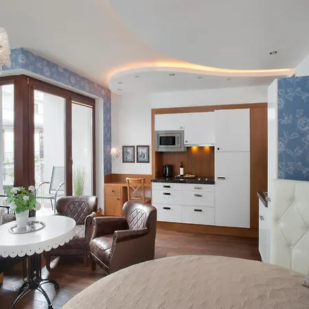 Apart Otel Parkside Old Town 4*