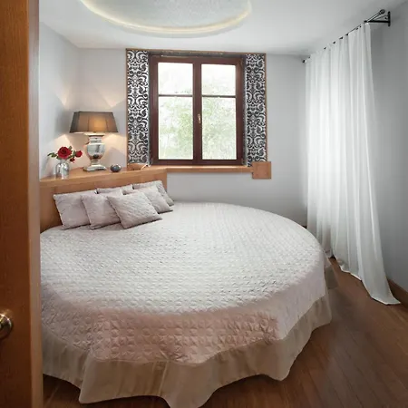 شقة فندقية Parkside Old Town 4*