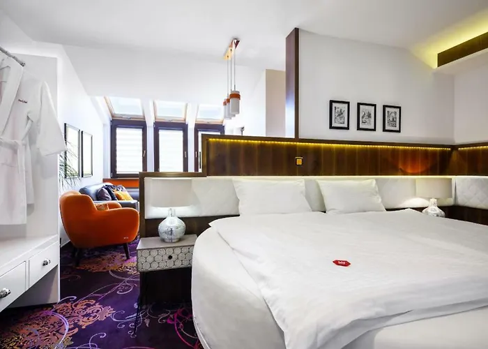 Parkside Old Town 4*