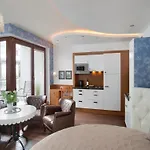 Apart Otel Parkside Old Town 4*