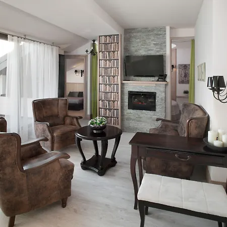 Parkside Old Town Apart-hotel 4*